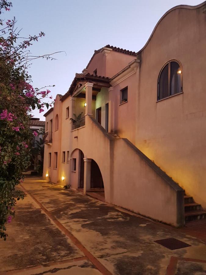 Spazioso Appartamento Con Terrazza A Due Passi Dal Centro Villasimius Exterior foto