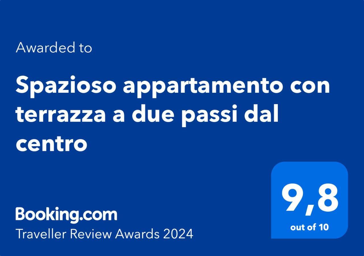 Spazioso Appartamento Con Terrazza A Due Passi Dal Centro Villasimius Exterior foto